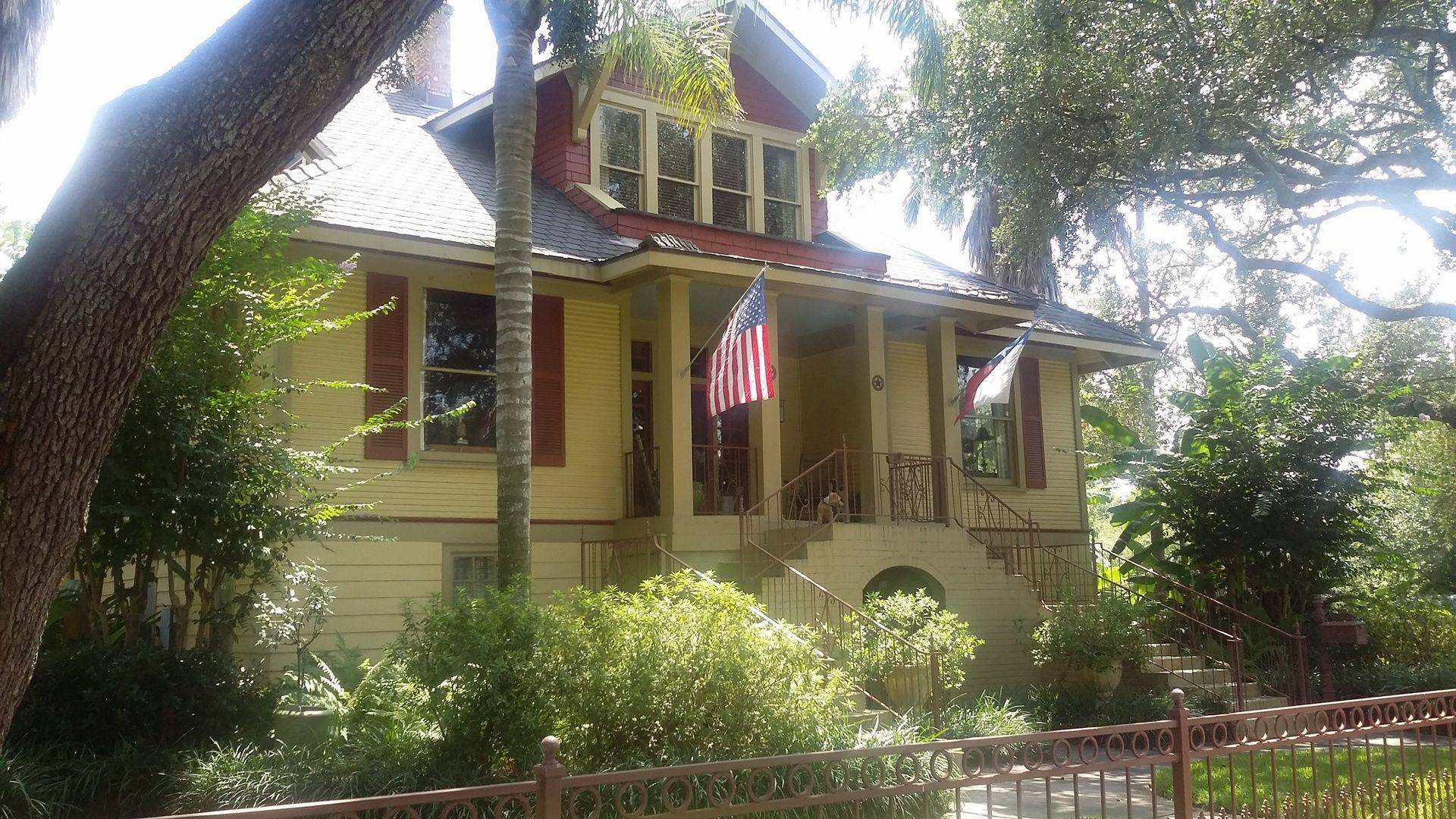 Oaks Historic District Beaumont,Texas <br><img src=