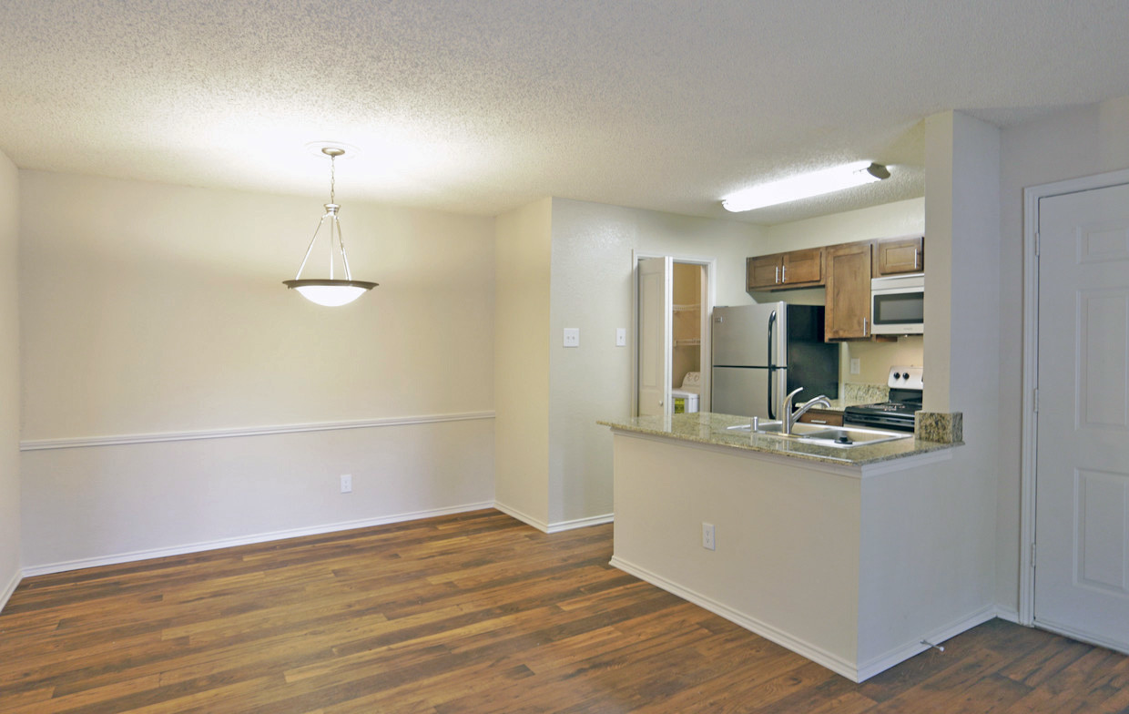 Old Shepard Place Apartments Plano,Texas <br><img src=